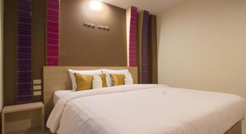 The Rice Hotel Roi Et Exterior photo