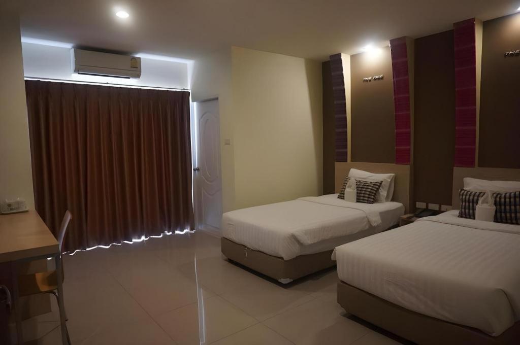 The Rice Hotel Roi Et Exterior photo